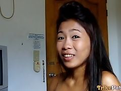 Сексуальна філіппінка смокче хуй несамовито